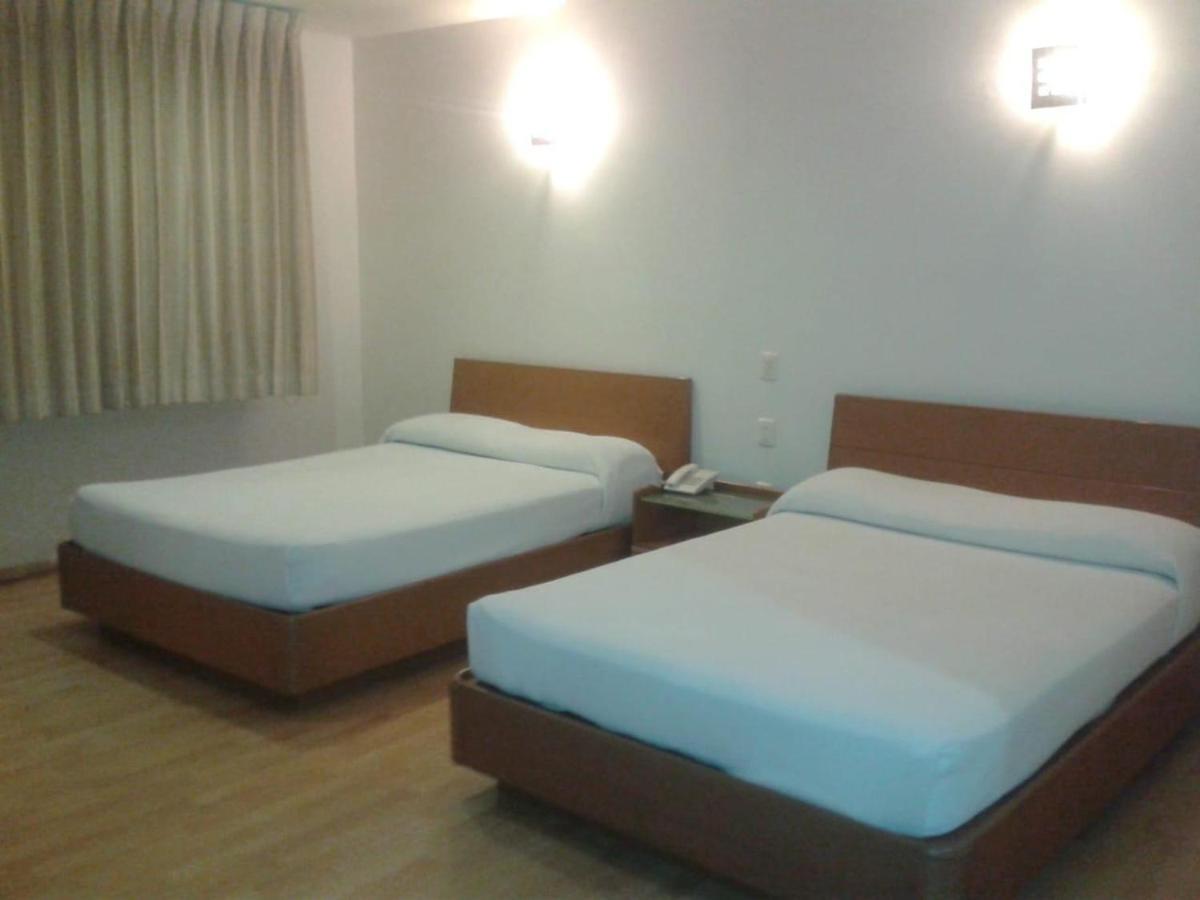 Hotel Alcazar Poza Rica Екстериор снимка